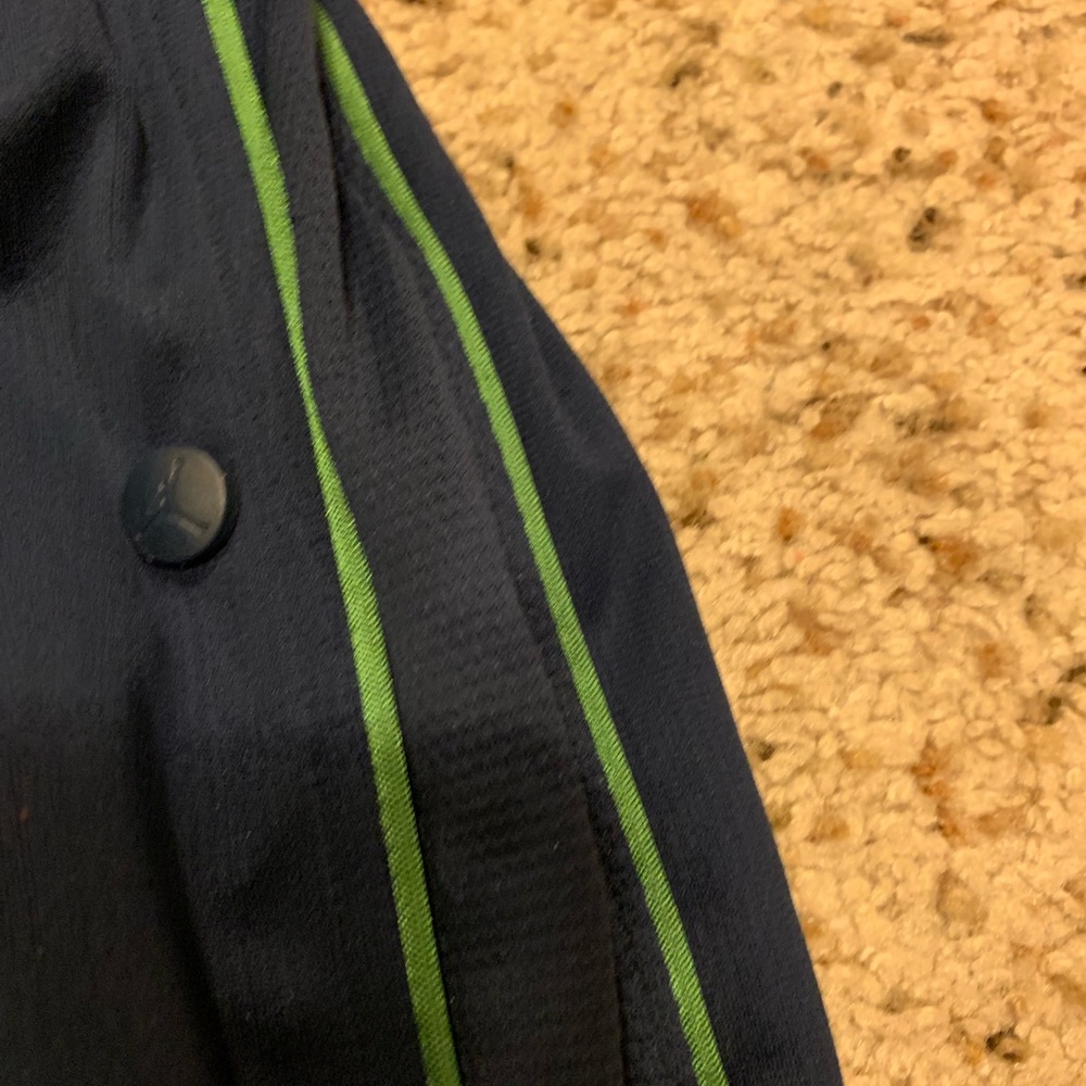 Jordan unique. Color pants that green is priceless - Picture 6 of 8